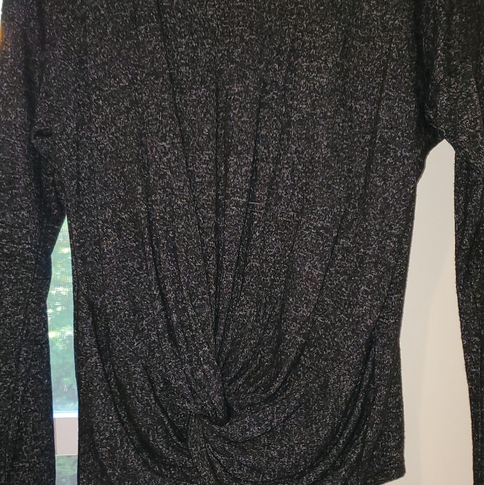 Gaze twist detail sweater